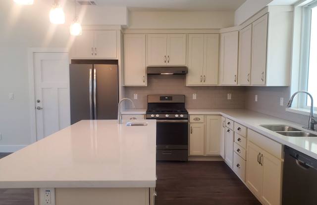 1941 Camino Del Prado