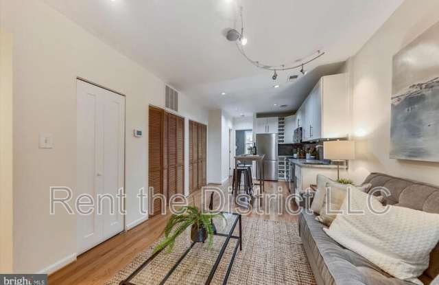 1446 Newton Street NW