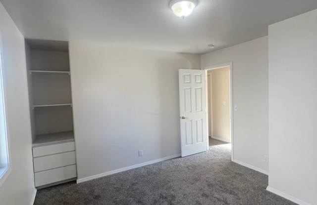 3 bedroom 2 bath in a beautiful, spacious Meridian Neighborhood!