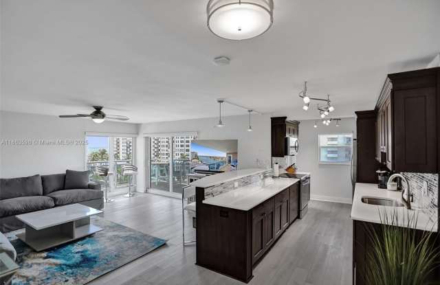 Photo of 1160 Hillsboro Mile