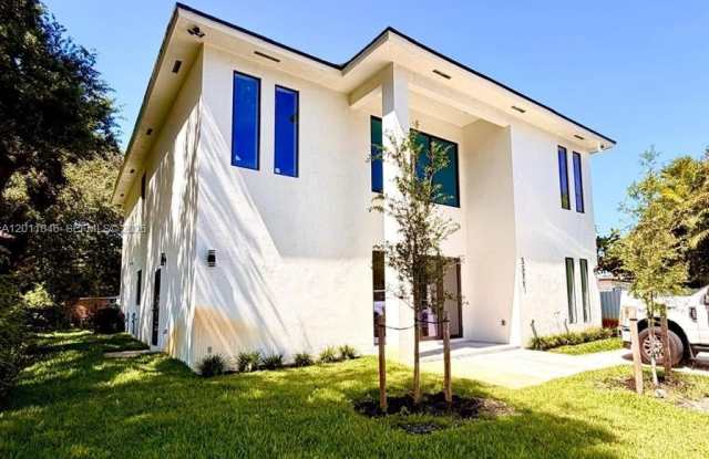 3371 NW 51st St