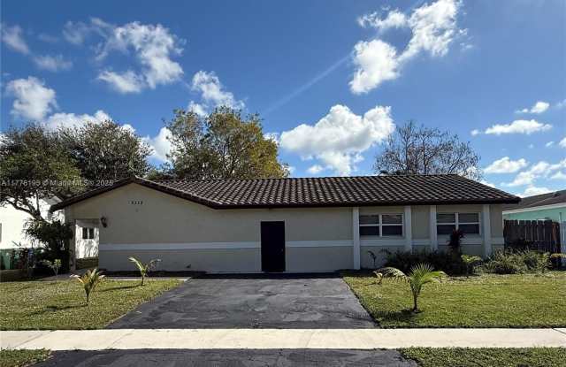 5112 SW 87th Ter