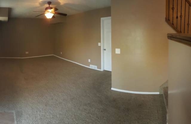 1228 Pheasant View Dr