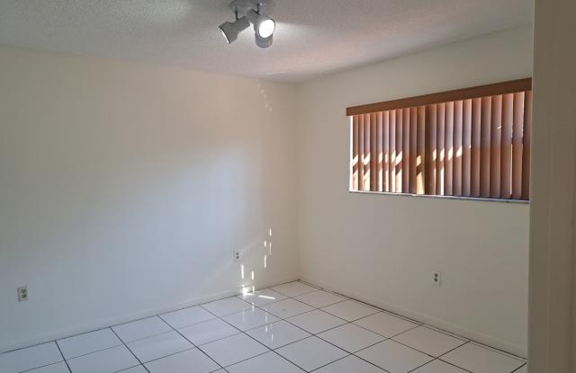 5525 West 26th Court