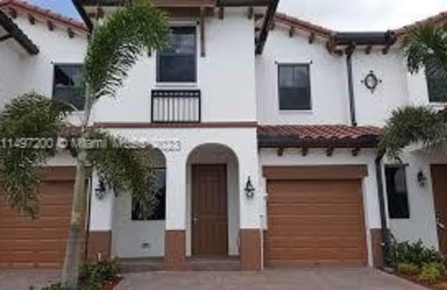 10256 NW 88th Terrace - 10256 Northwest 88th Terrace, Doral, FL 33178