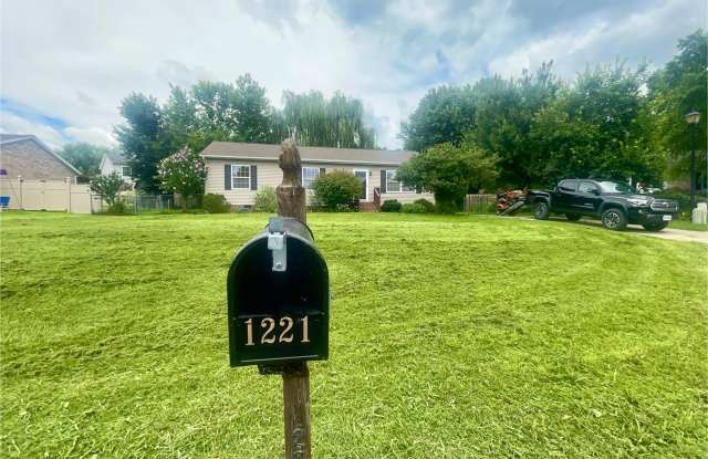 1221 Calina Court