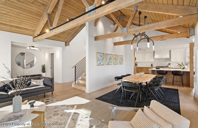 318 Meadow Road
