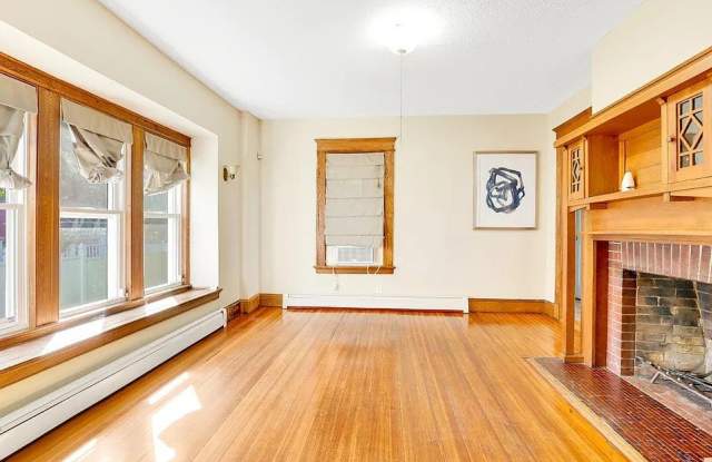 33 Farmington Avenue