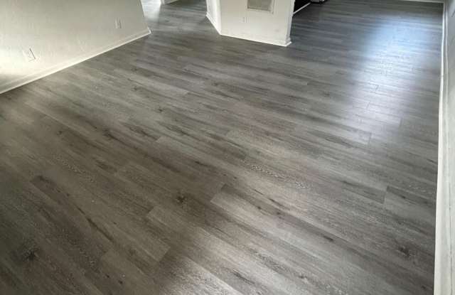 1120 N Sapodilla Avenue