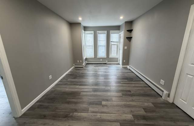 411 Pleasant Street - 2E