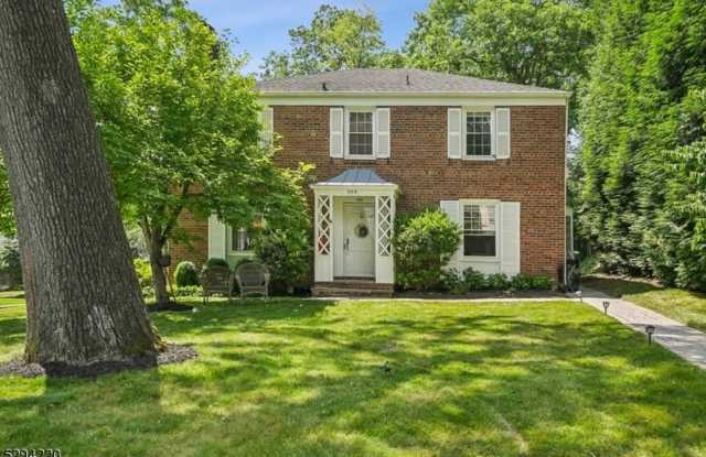 305 Lupine Way