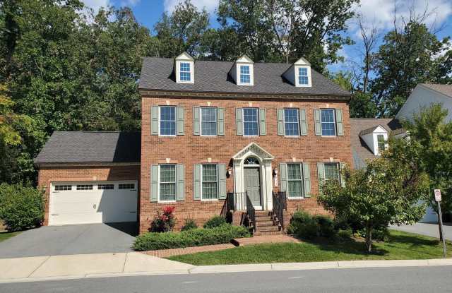 411 GREENEBAUM Lane