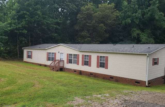 Photo of Large Home on Nearly an Acre! ACT NOW! ***RENT SPECIAL : 1/2 OFF FIRST MONTH OF RENT!!!