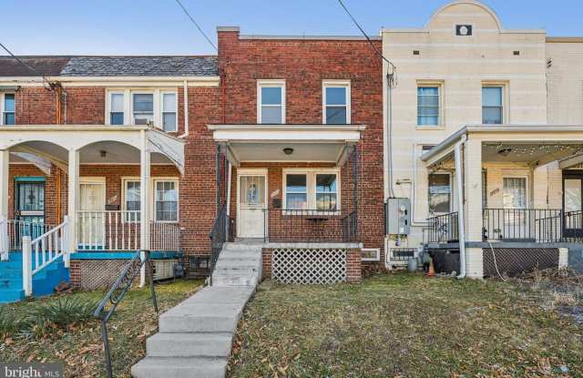 2521 BENNING Road NE