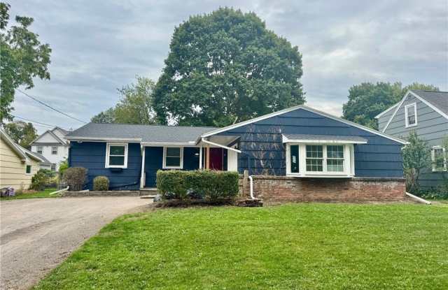 Photo of 13 Briggs Avenue