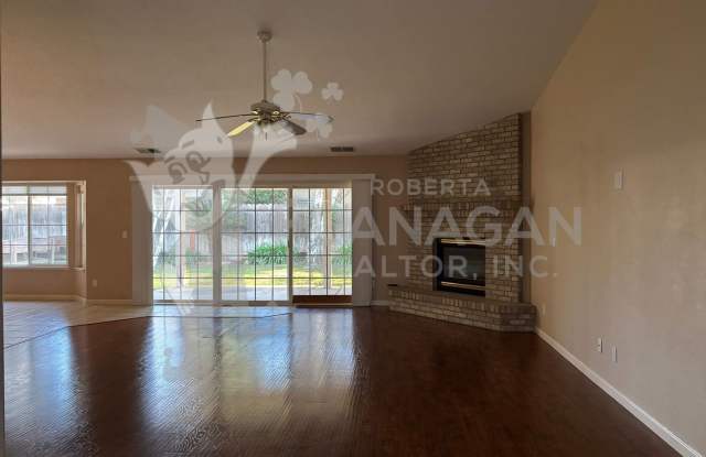 Large 4 Bedroom/ 2 Bathroom home
