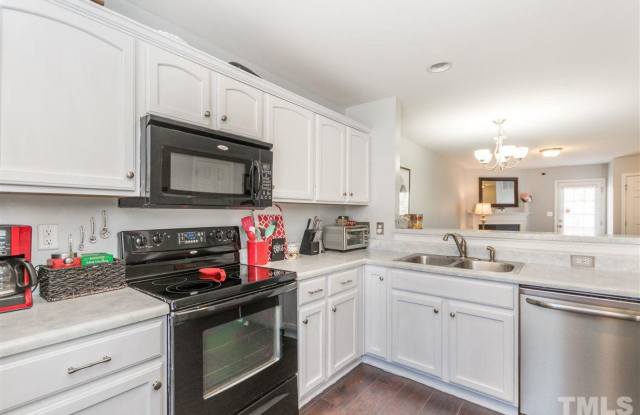 Room in 3 Bedroom Townhome at Big Bass Dr