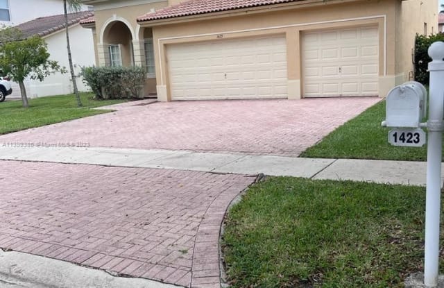 1423 NE 40th Rd - 1423 Northeast 40th Road, Homestead, FL 33033