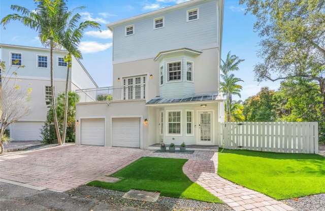 Photo of 1111 Waverly Road