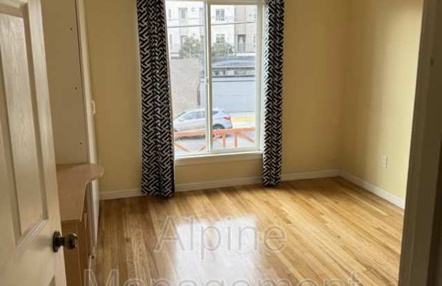 125 Hillside Boulevard - Room #1
