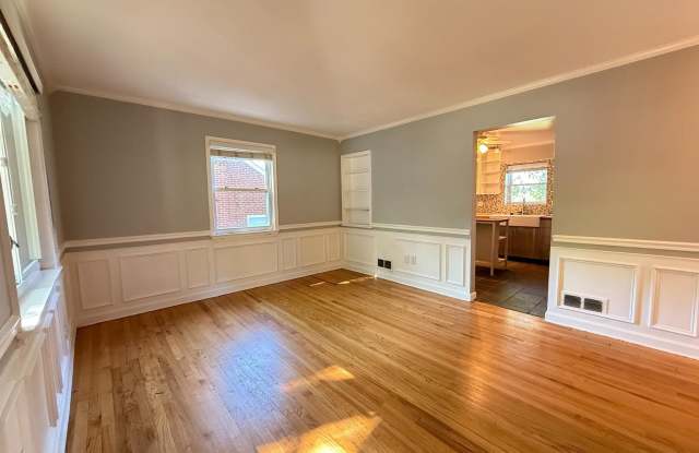 2004 S QUINCY STREET