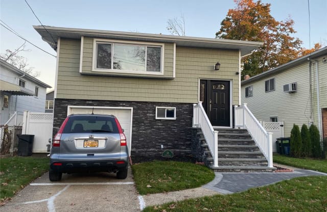 38 Sutton - 38 Sutton Street, Hempstead, NY 11550