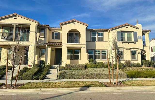 3 BEDROOM HOME FOR LEASING IN Ontario