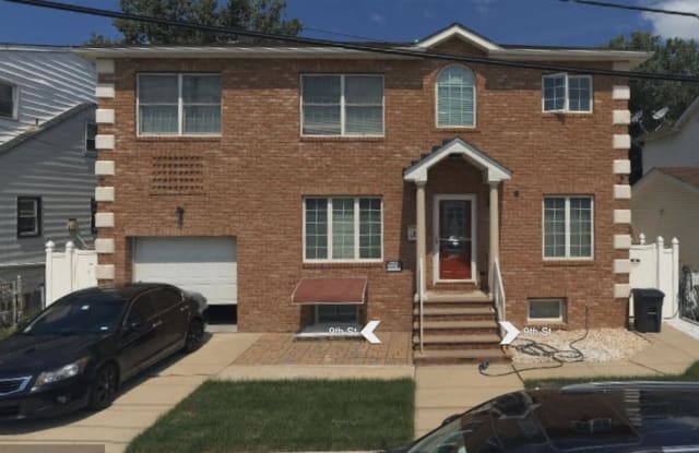 825 9TH ST - 825 9th St, Secaucus, NJ 07094