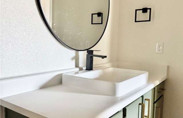 1150 N Buffalo Drive