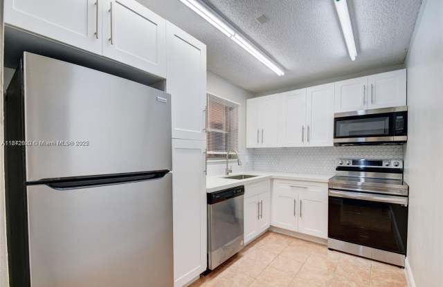 Photo of 114 Lake Anne Dr