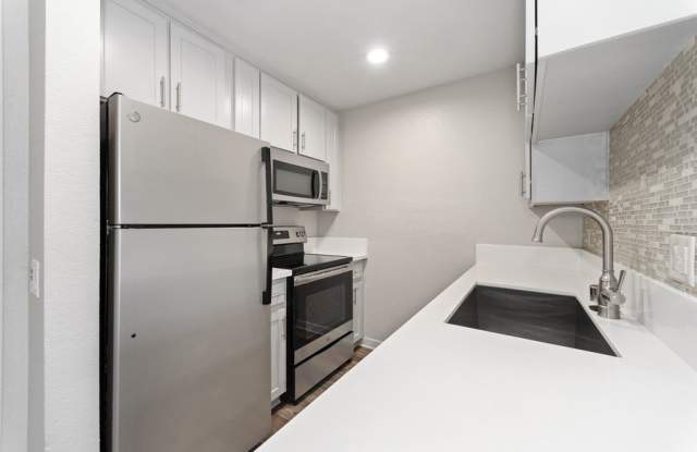 Pointe Luxe Apartment Homes