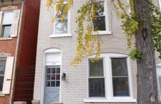 Photo of 1139 W Turner Street unit: 2