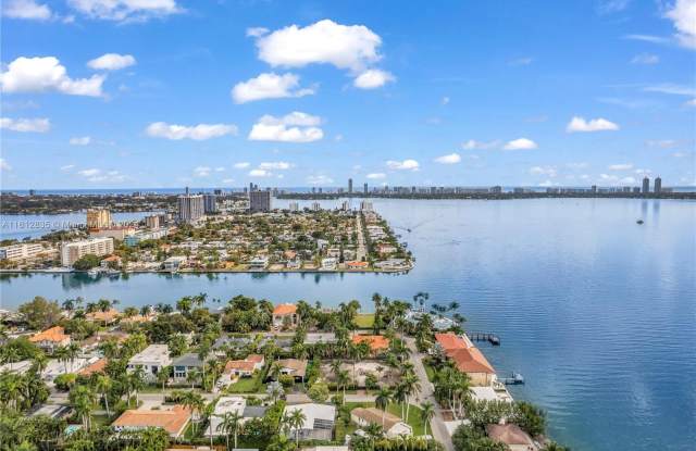 7431 Coquina Dr