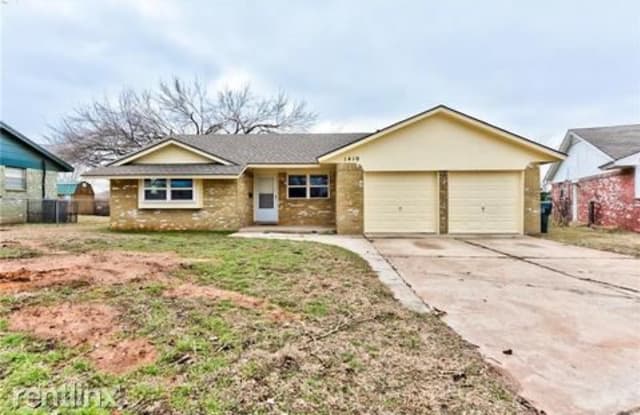 1410 Princeton Cir - 1410 Princeton Circle, Norman, OK 73071