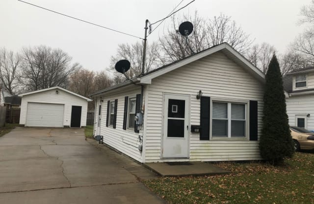 307 Astor Ave - 307 Astor Avenue, Lansing, MI 48910