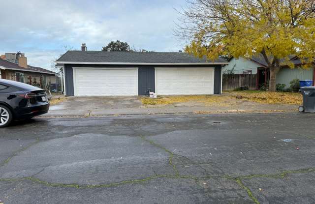 Beautifully Remodeled Duplex in Galt, CA