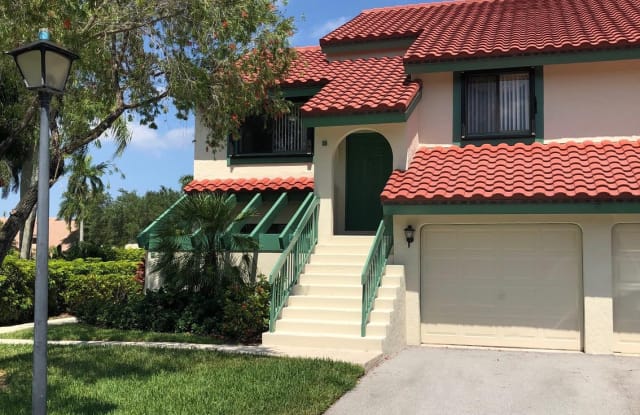 22 W Lexington Lane - 22 Lexington Lane East, Palm Beach Gardens, FL 33418