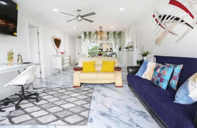 6570 Royal Palm Blvd