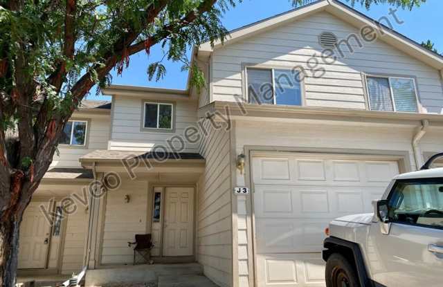 HUGE Townhouse near CSU