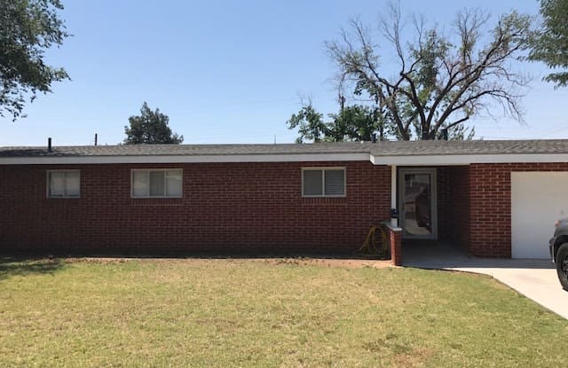 3015 38th St - 3015 38th Street, Lubbock, TX 79413