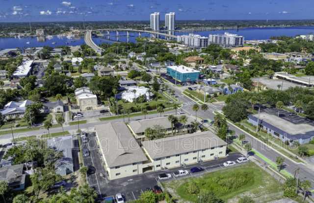 400 Oakridge Blvd #23