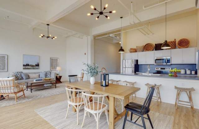 132 N Broadway Unit A12