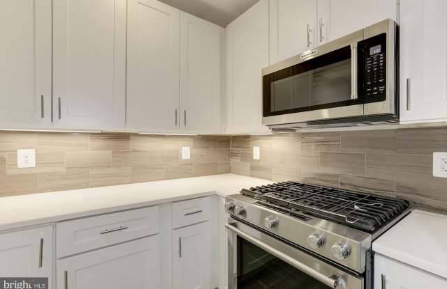 4008 EDMUNDS NW unit: 6