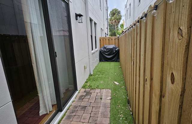 113 South Packwood Avenue