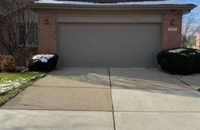 1922 PEBBLE CREEK Drive