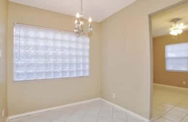 2213 Boxwood Way