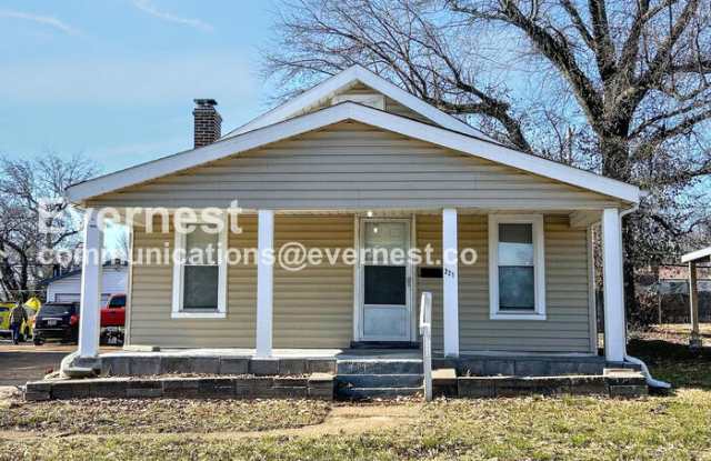 Photo of 221 La Motte Lane