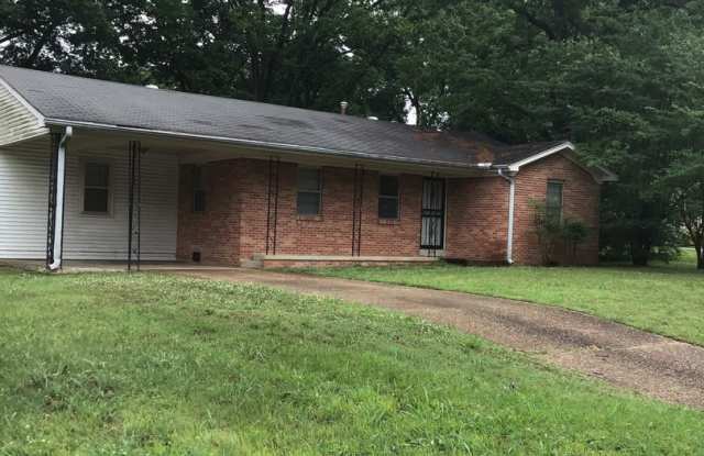1124 Hatchie Street, Brownsville, TN