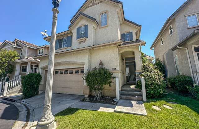 Photo of Charming 4-Bedroom Home with a Private Patio  Community Pool in Valencia!