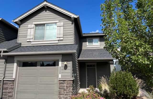 Photo of Free Rent in September!!! 3 Bed/2.5 Bath Townhouse located in NE Bend's McCall Landing